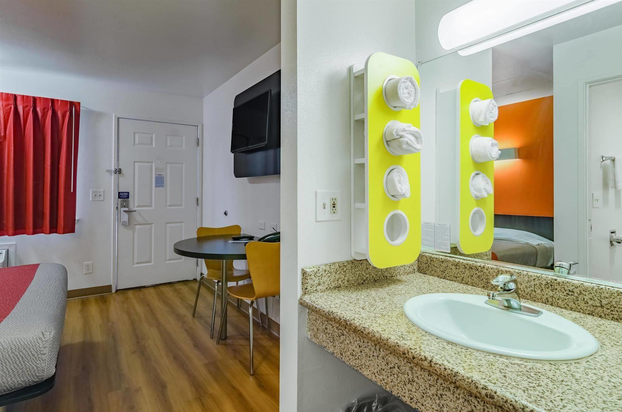 Motel 6-Portland, Or - グレシャム エクステリア 写真